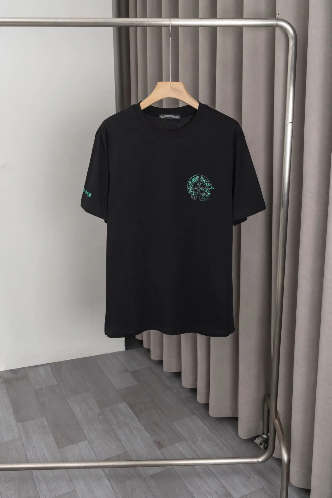 P130 X059 Chrome Hearts 25ss new T-sleeve! Made of 260g double-yarn pure cotton fabric, front and back color pattern printing technology, fashionable and versatile, same style for men and women. Color: black, white, size: M～3XL